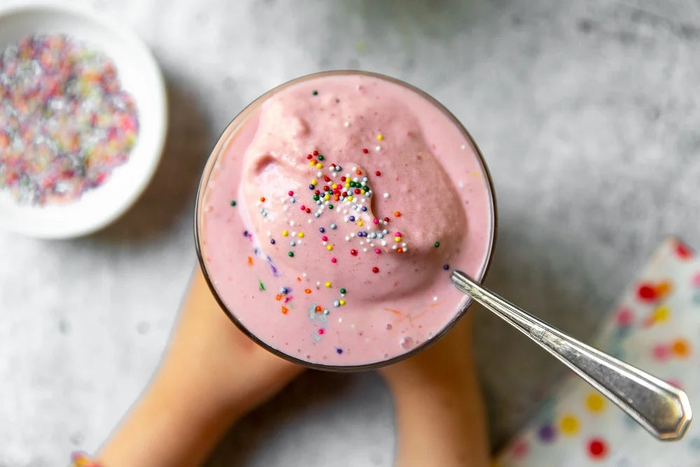 Easy Strawberry Frozen Yogurt Recipe